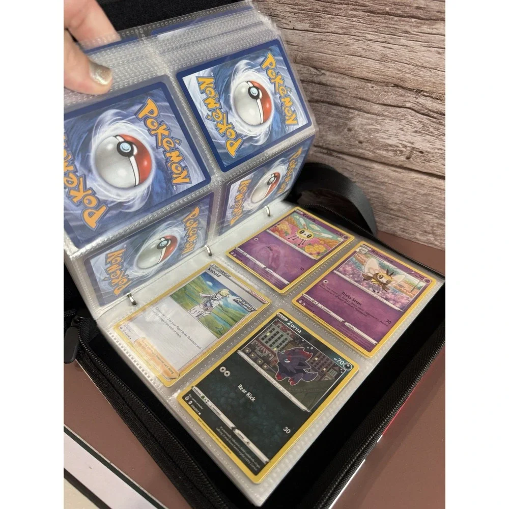 Pokémon Collection Book With 200 Pokémon Cards.